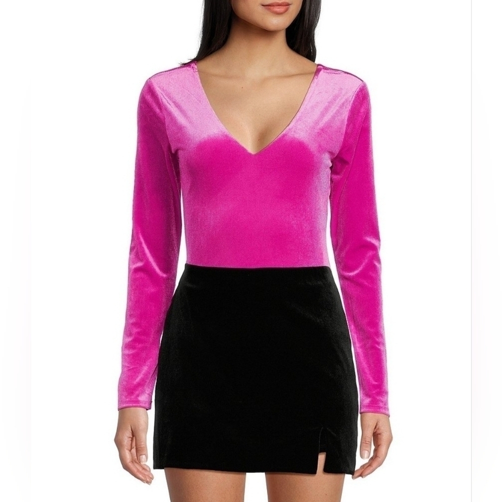 Gianni Bini Long Sleeve V-Neck Knit Velvet Bodysuit Size M